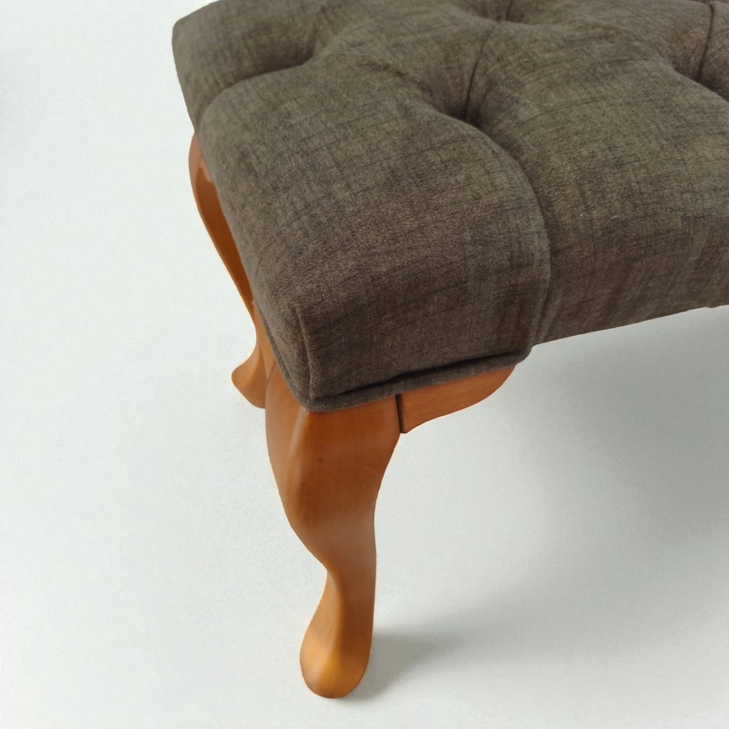 Ahşap Lükens Ayaklı Kapitone Bench
