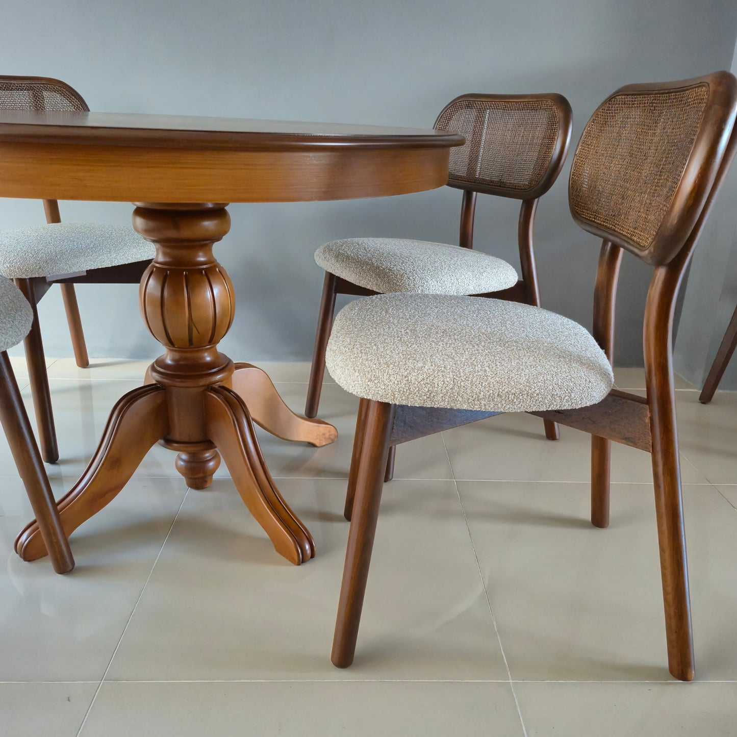 Elegansia Yuvarlak Masa Takımı, Perdeli Masa Tablası (İbiza Sandalye)