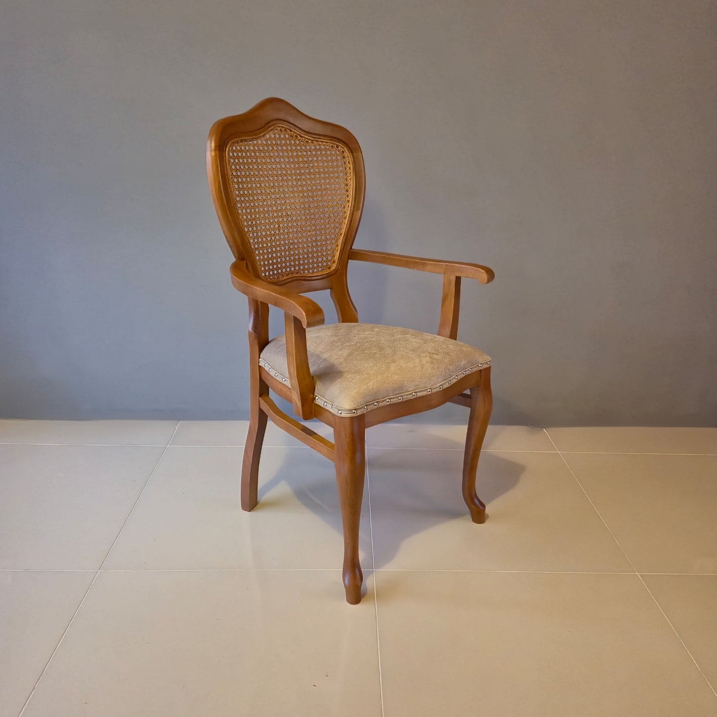 Lilia Kollu Hazeranlı Ahşap Sandalye, Retro Tasarım