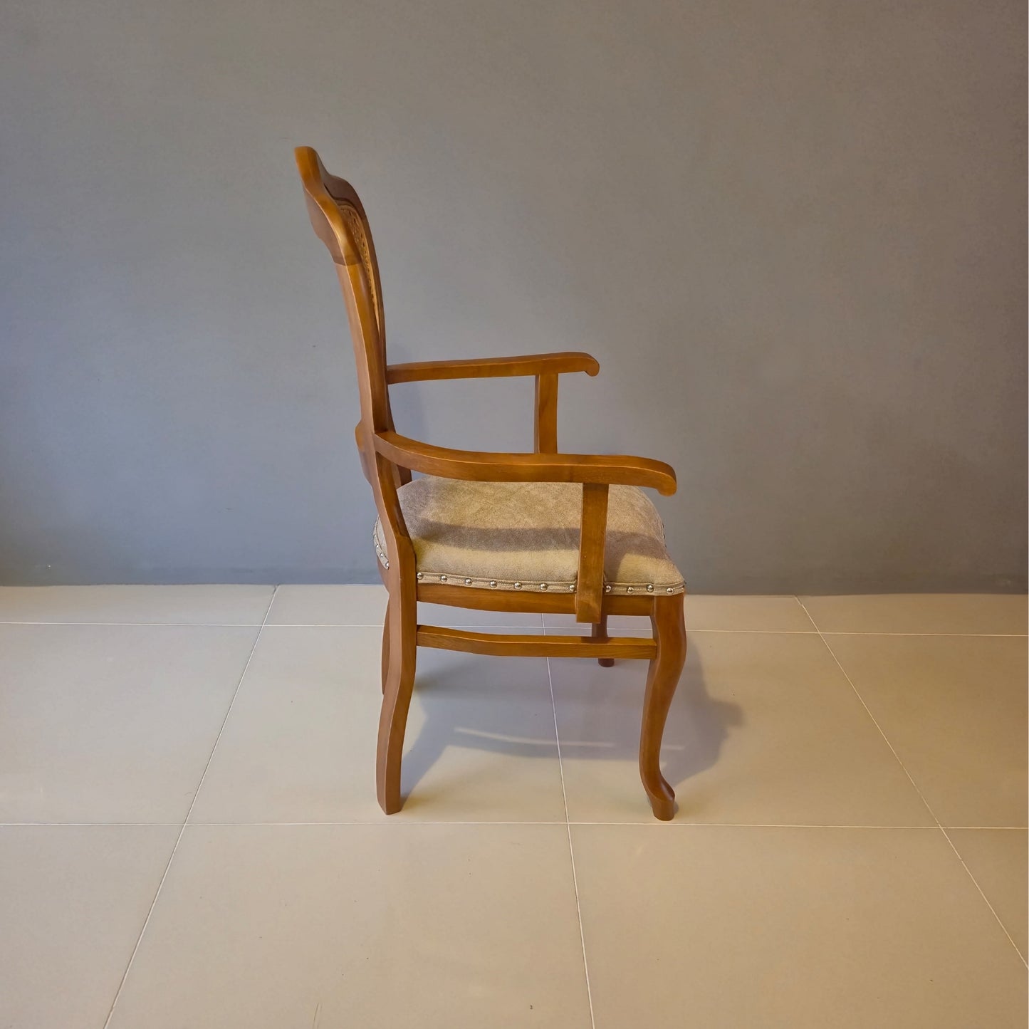 Lilia Kollu Hazeranlı Ahşap Sandalye, Retro Tasarım