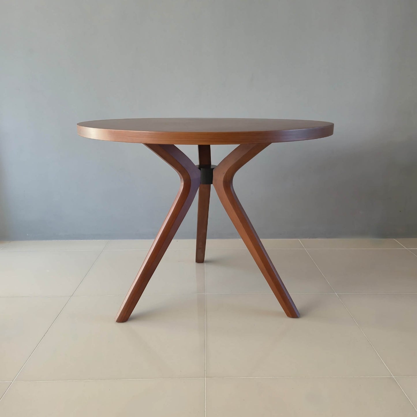 Trio Yuvarlak Masa, Modern Tasarım Masa