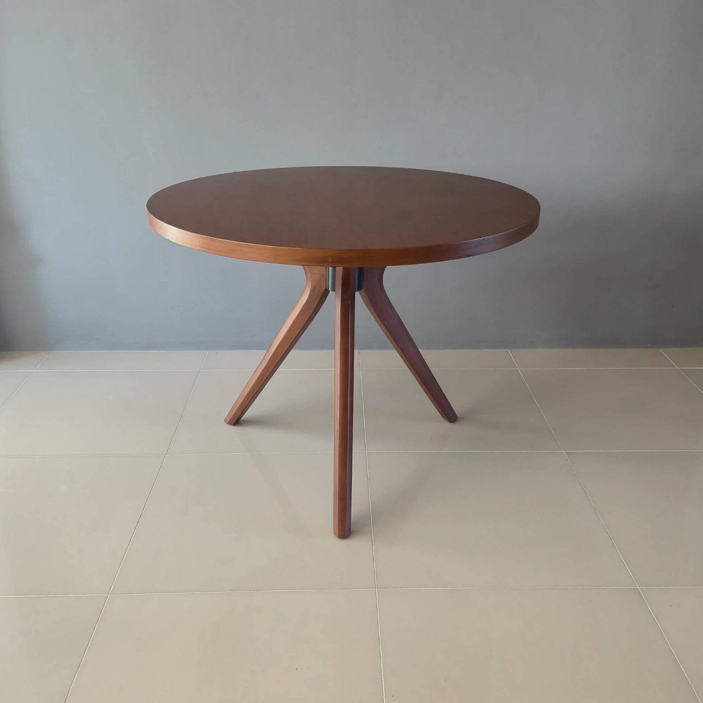Trio Yuvarlak Masa, Modern Tasarım Masa