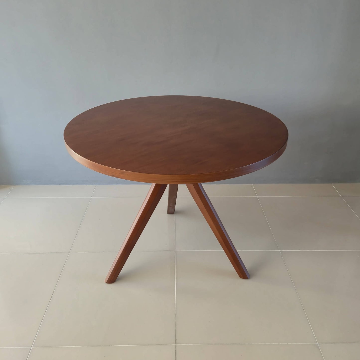 Trio Yuvarlak Masa, Modern Tasarım Masa
