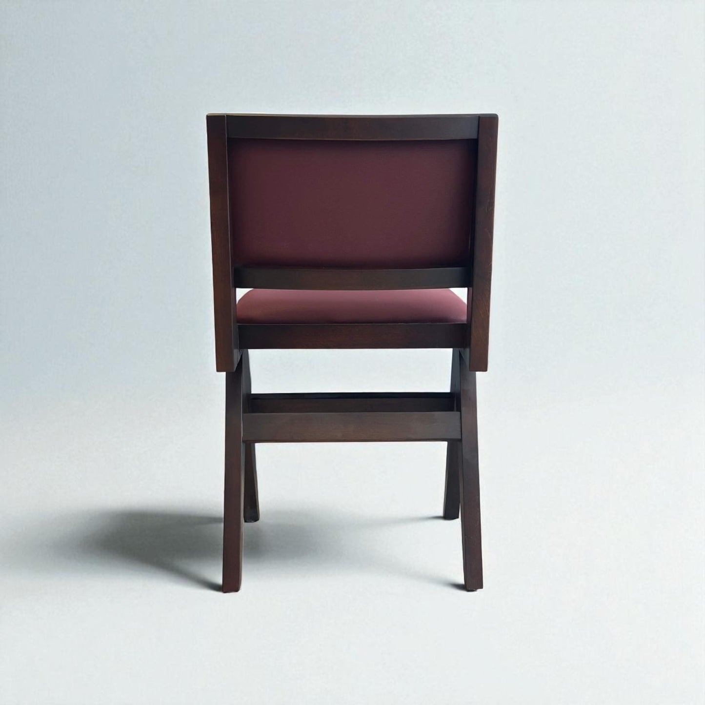 Beograd Holzstuhl, klassisches Design, bequeme Sitzfläche