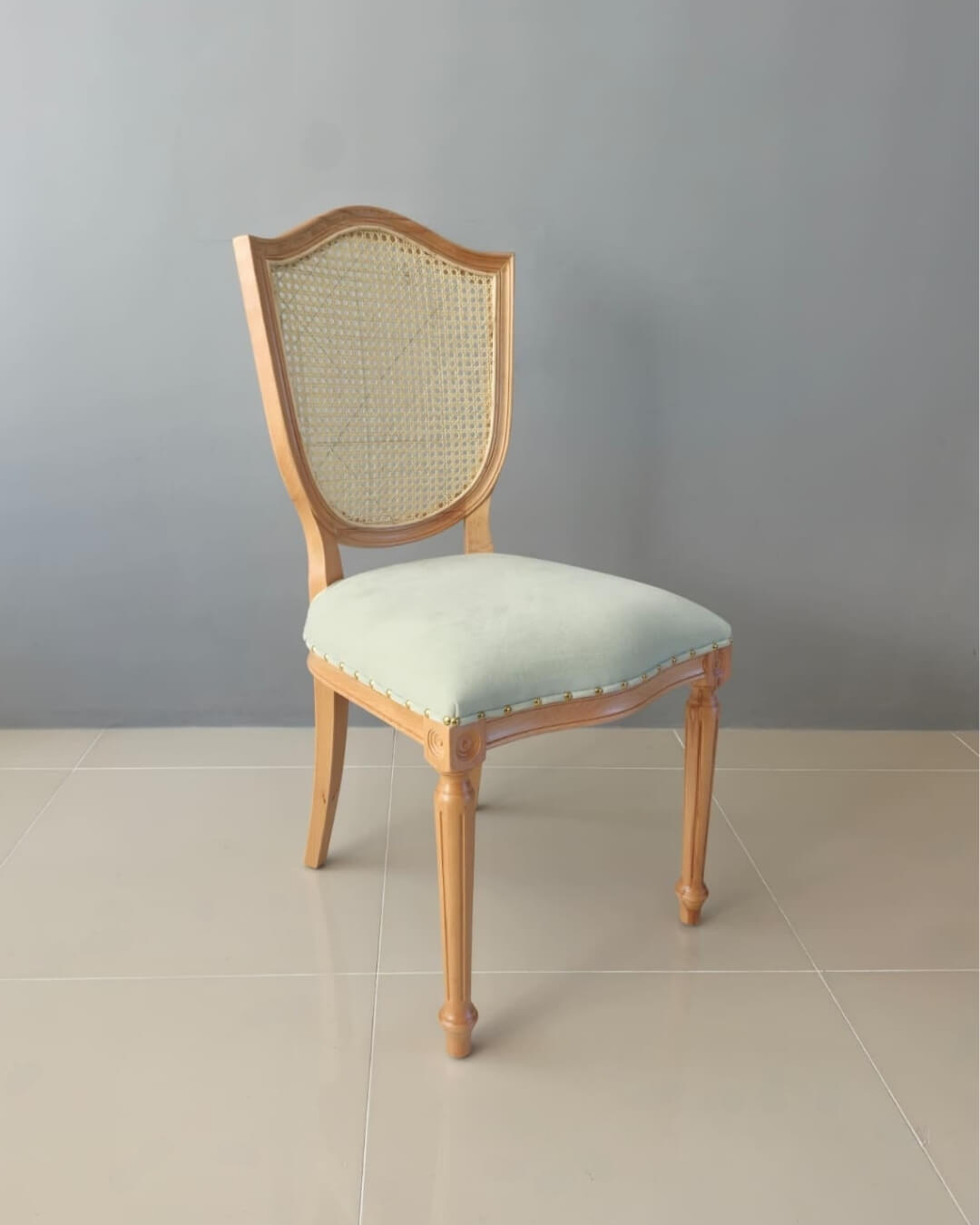 Retro Masa Takımı, Konforlu Oturum, Değiştirilebilir Renk ve Kumaş