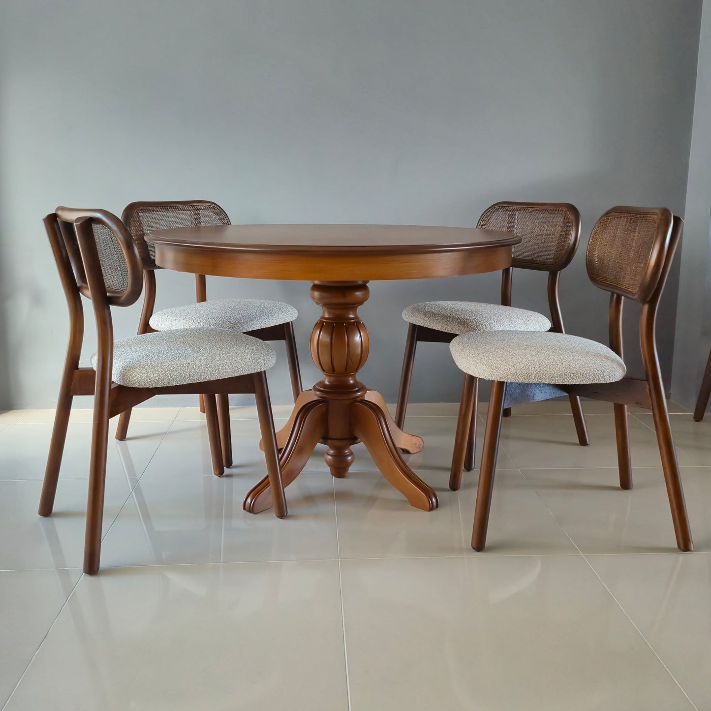 Elegansia Yuvarlak Masa Takımı, Perdeli Masa Tablası (İbiza Sandalye)