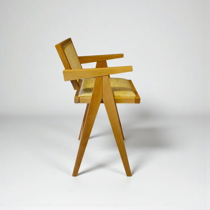 Sofia Ahşap Bar Sandalyesi, Klasik Tasarım