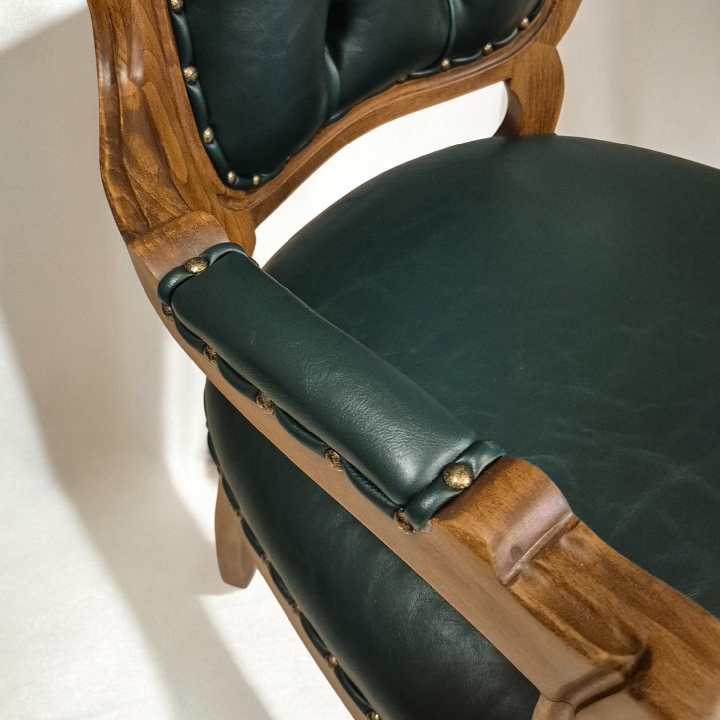 Bourbon Lükens Ayaklı Klasik Berjer