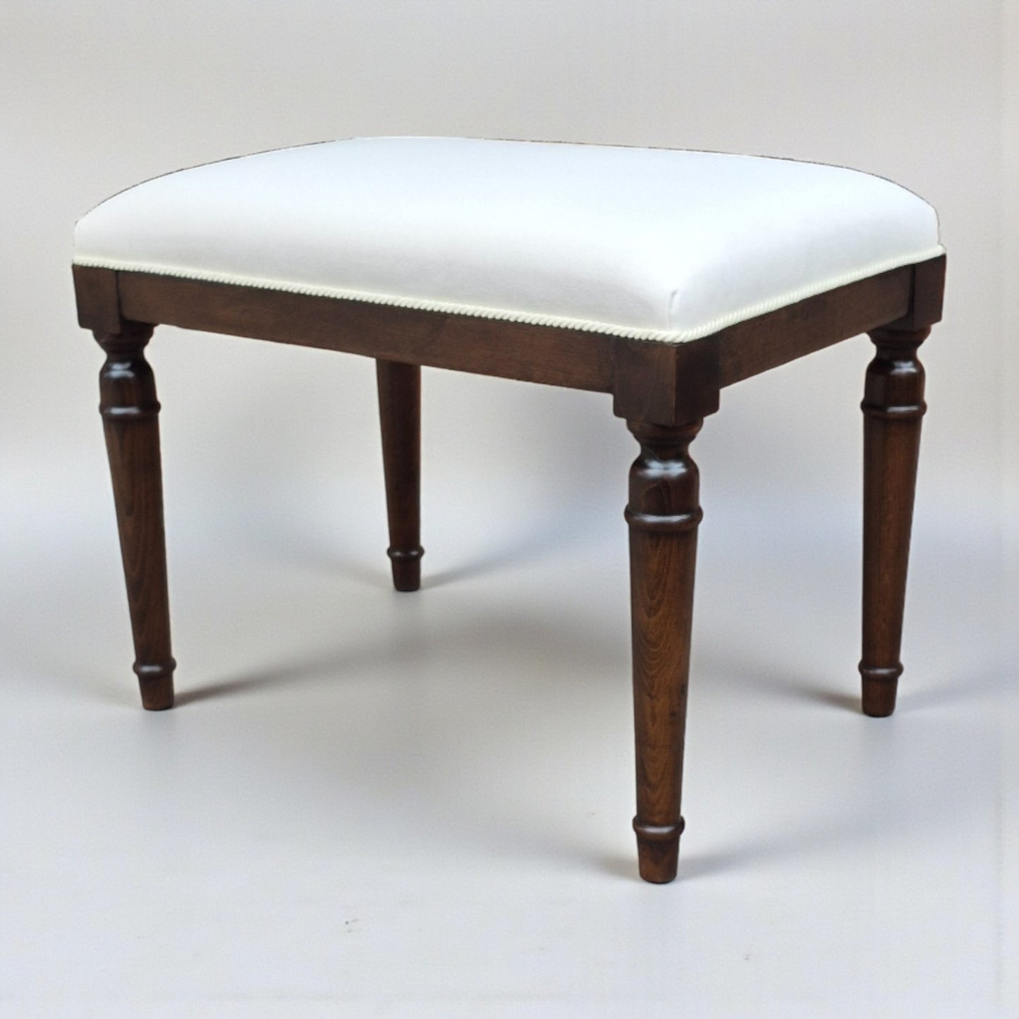 Sarp Bank, Ahşap Ayaklı Bench