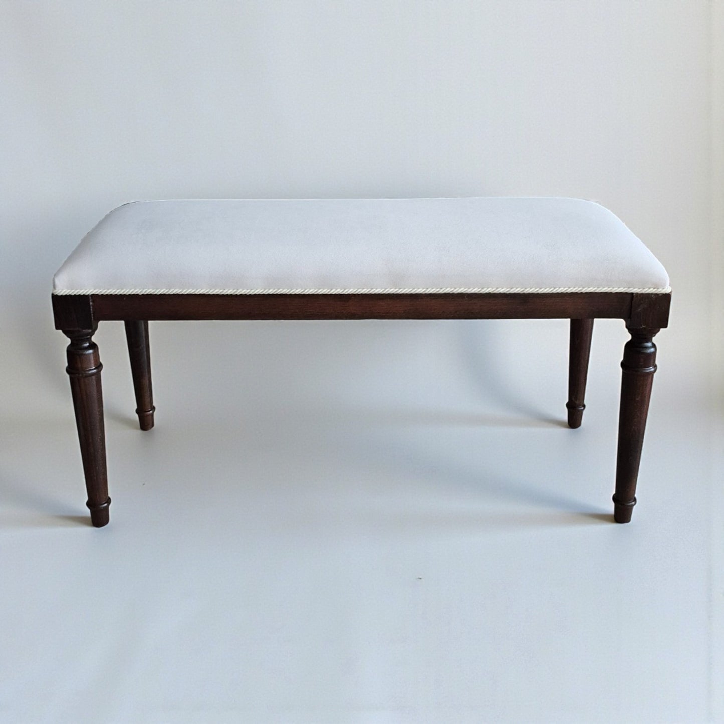 Sarp Bank, Ahşap Ayaklı Bench