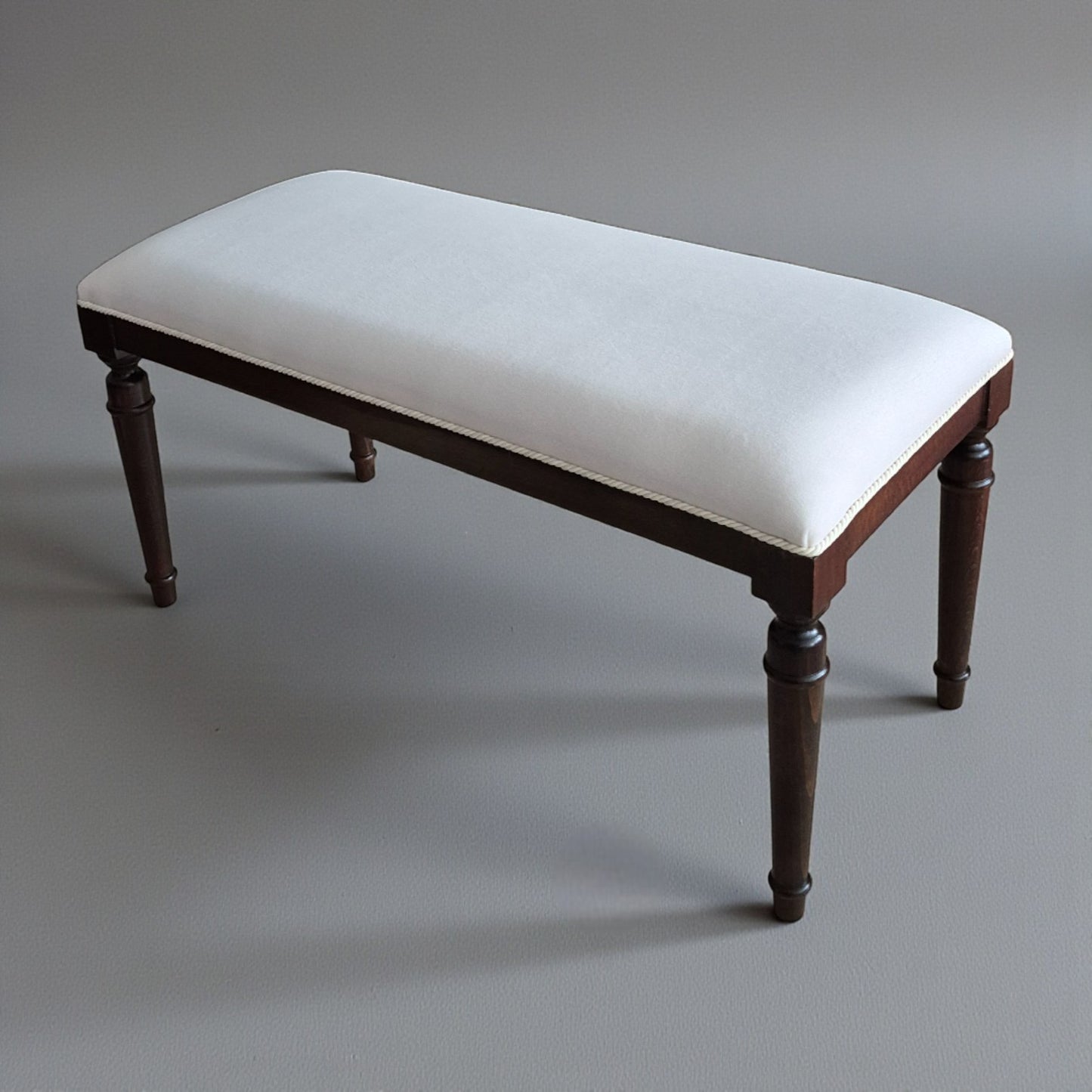 Sarp Bank, Ahşap Ayaklı Bench