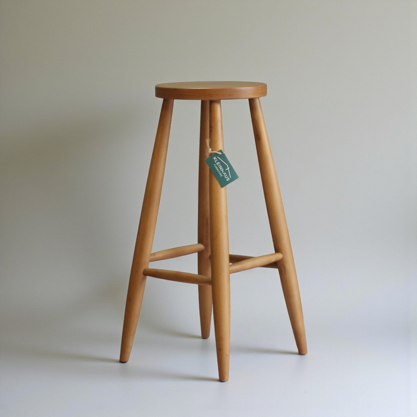 Stellera Yuvarlak Oturumlu Ahşap Bar Taburesi