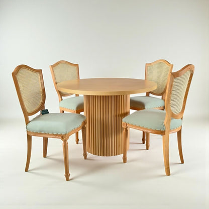 Retro Masa Takımı, Konforlu Oturum, Değiştirilebilir Renk ve Kumaş