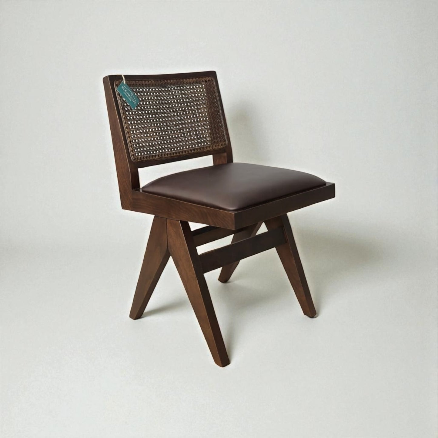 Retro Hazeranlı Wooden Chair