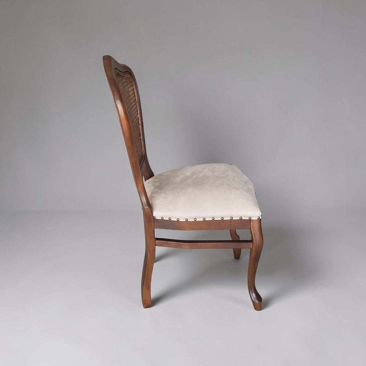 Lilia Rattan-Holzstuhl, klassisches Design