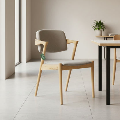 Esszimmerstuhl Madrid, Holzgestell, komfortables Design
