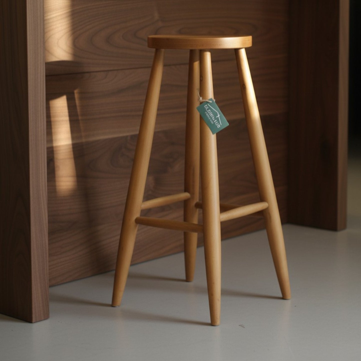 Stellera Yuvarlak Oturumlu Ahşap Bar Taburesi